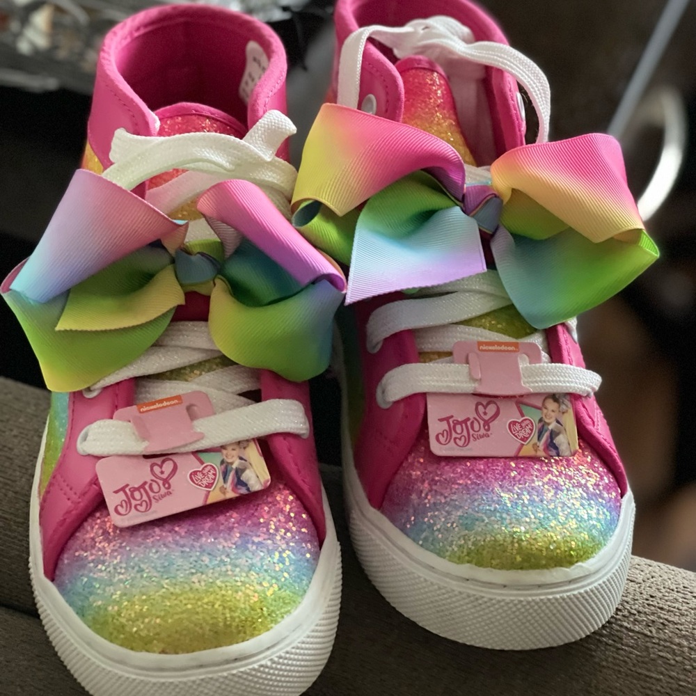 NEW BEAUTIFUL JOJO GIRLS SIZE 1  SNEAKERS